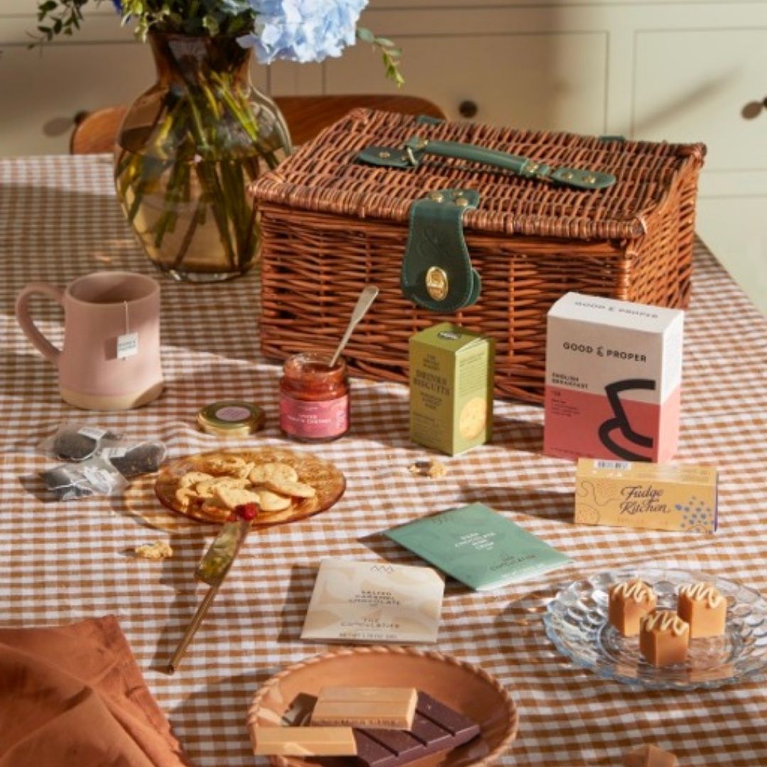 Bloom &amp;amp; Wild The August Birthday Hamper