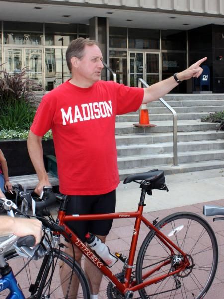 Madison, Wisconsin mayor Dave Cieslewicz gets ready to lead a group ride around the city's network of bike paths.