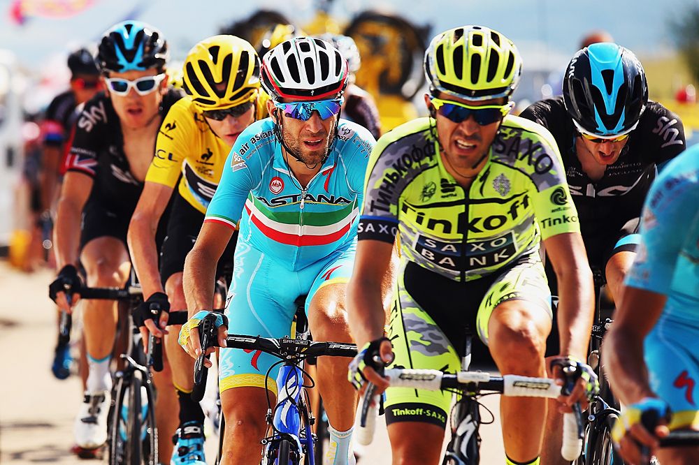 Alberto Contador (Tinkoff-Saxo) leads Vincenzo Nibali (Astana)