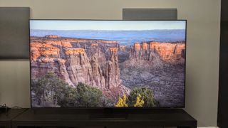 Samsung QN90D met een vallei in beeld