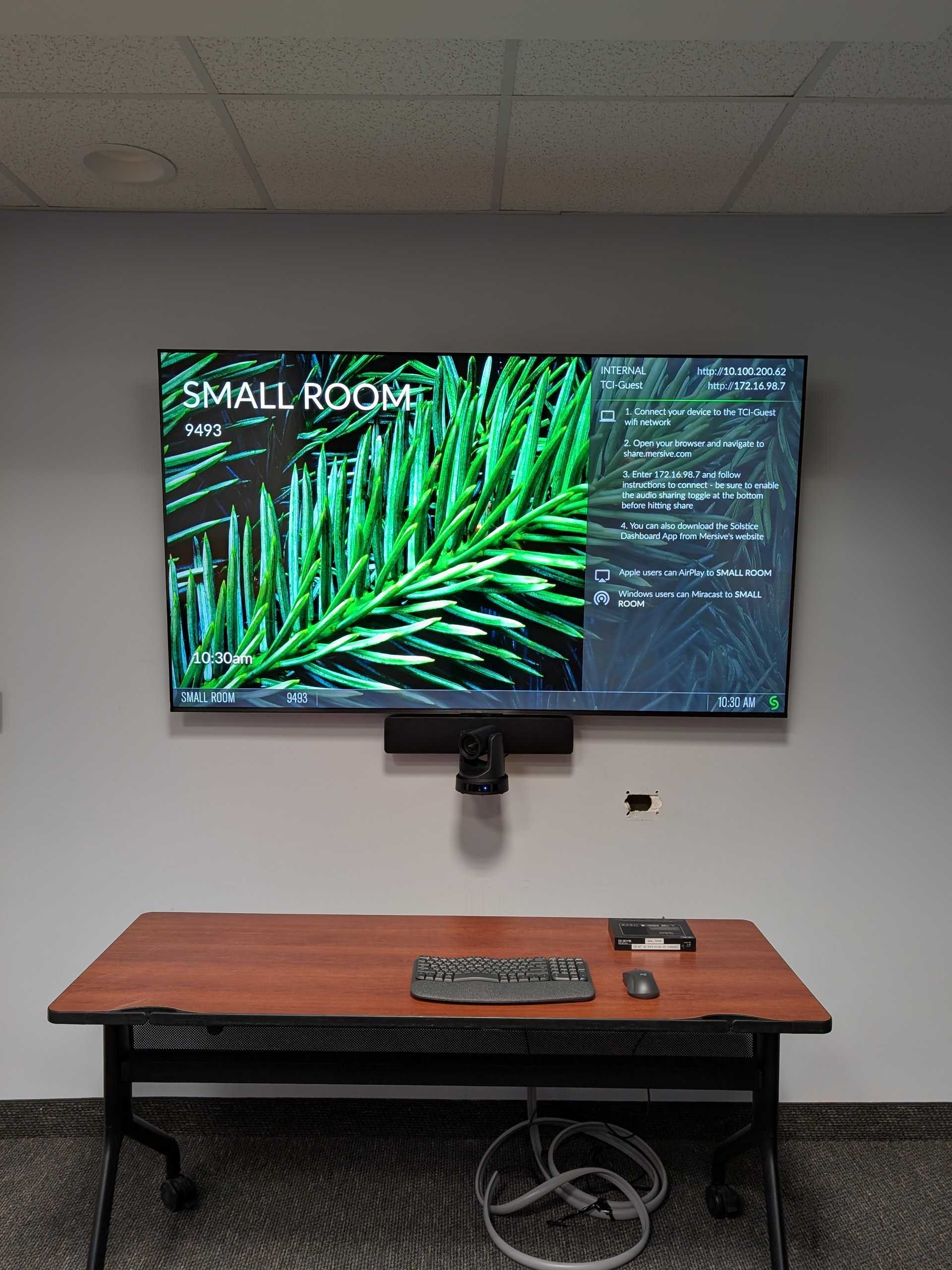 Projectors and displays installed by Metinteractive in a new conference room.