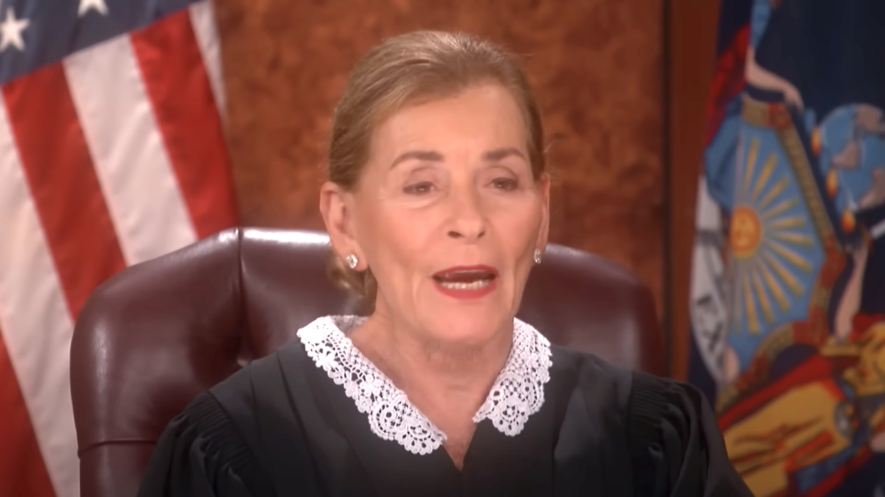 Sideline Camera Hilariously Catches LA Chargers Players Finding Out Judge Judy Is At Game: ‘She Is So Small’