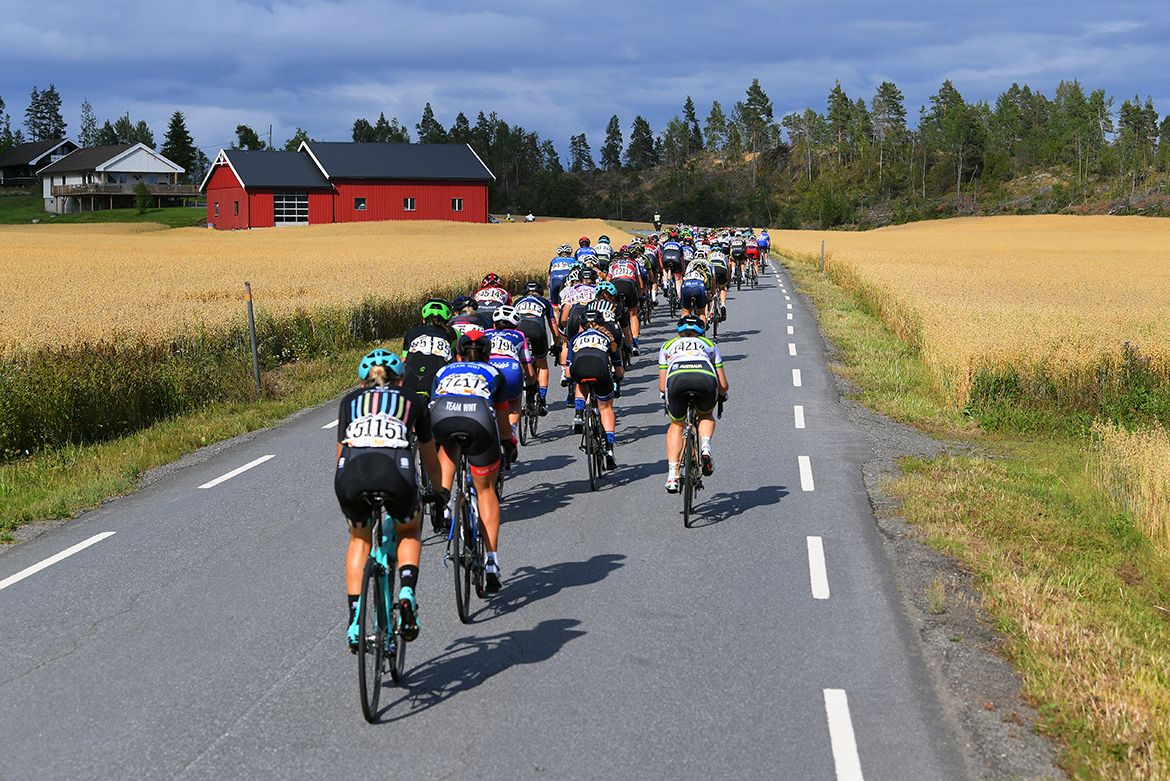 The back of the peloton