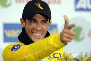 Alberto Contador's trademark 'pistolero' salute