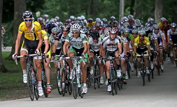 The pro 1/2 men during the early stages in Waterloo.