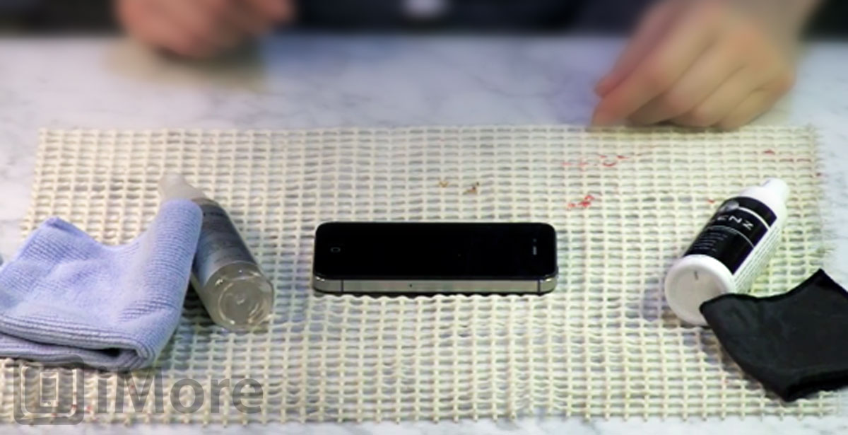 Both iKlenz and eScreen come with micro-fiber cloths, though eScreens is bigger and more plush