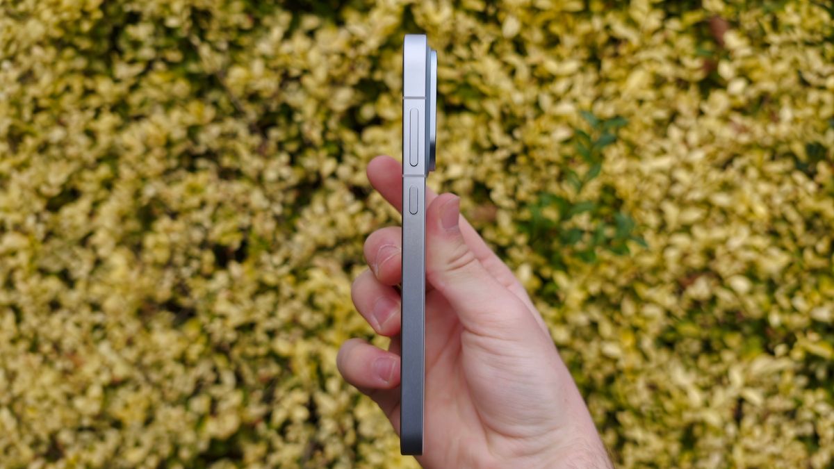 A side-on photo of the Oppo Find X10
