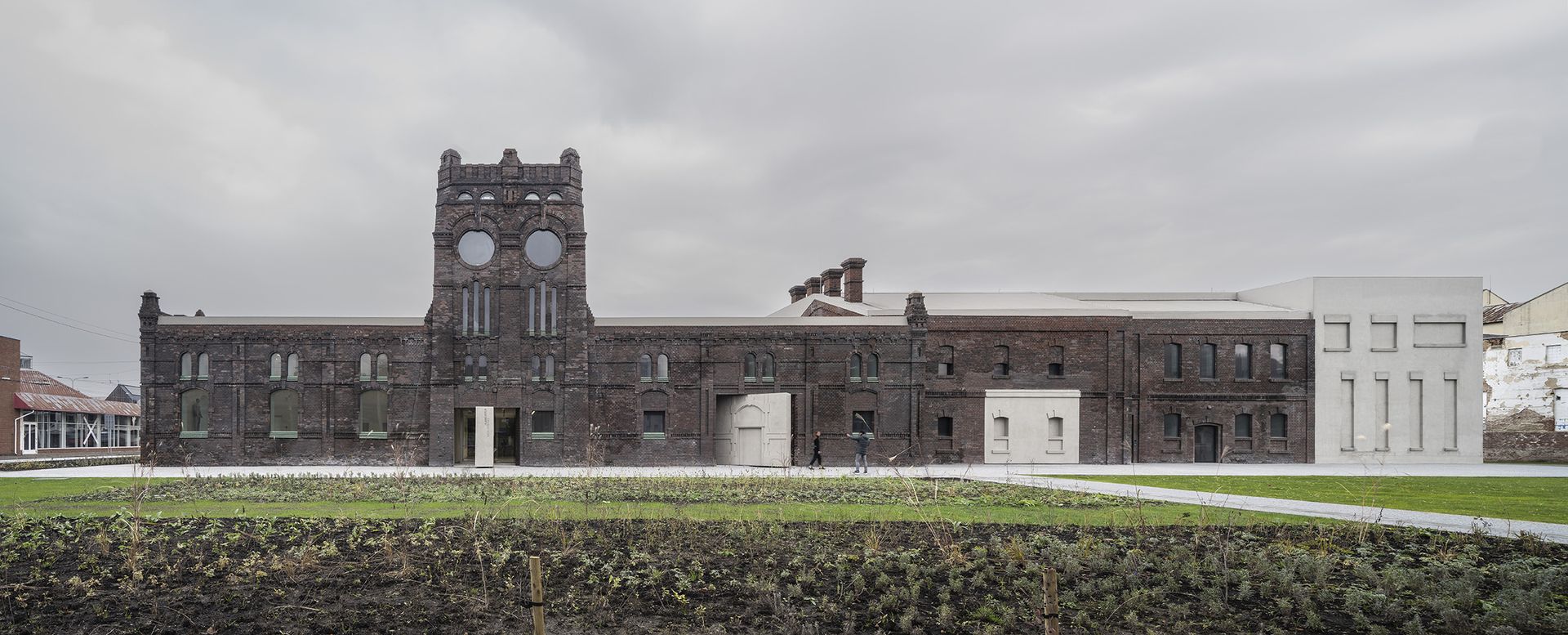 Champ exteriér v PLATO Ostrava Gallery od KWK Promes