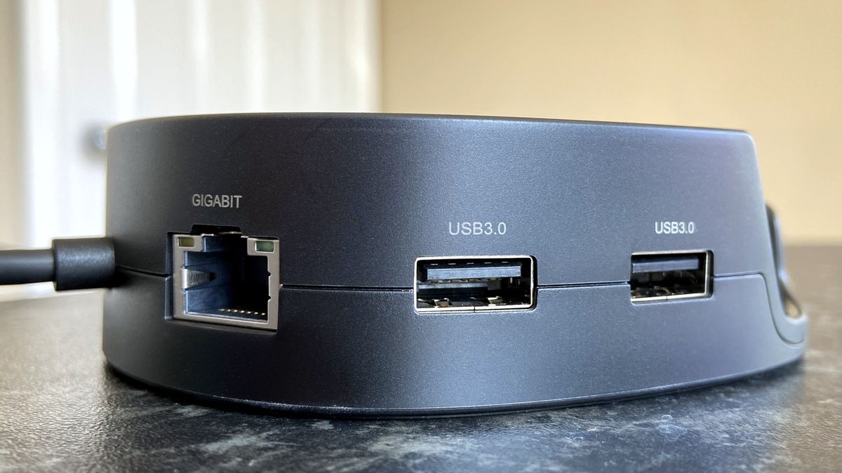 Syntech 6-in-1 docking station for Steam Deck
