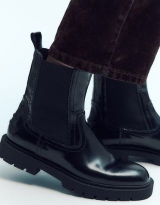 Black leather Chelsea boots 