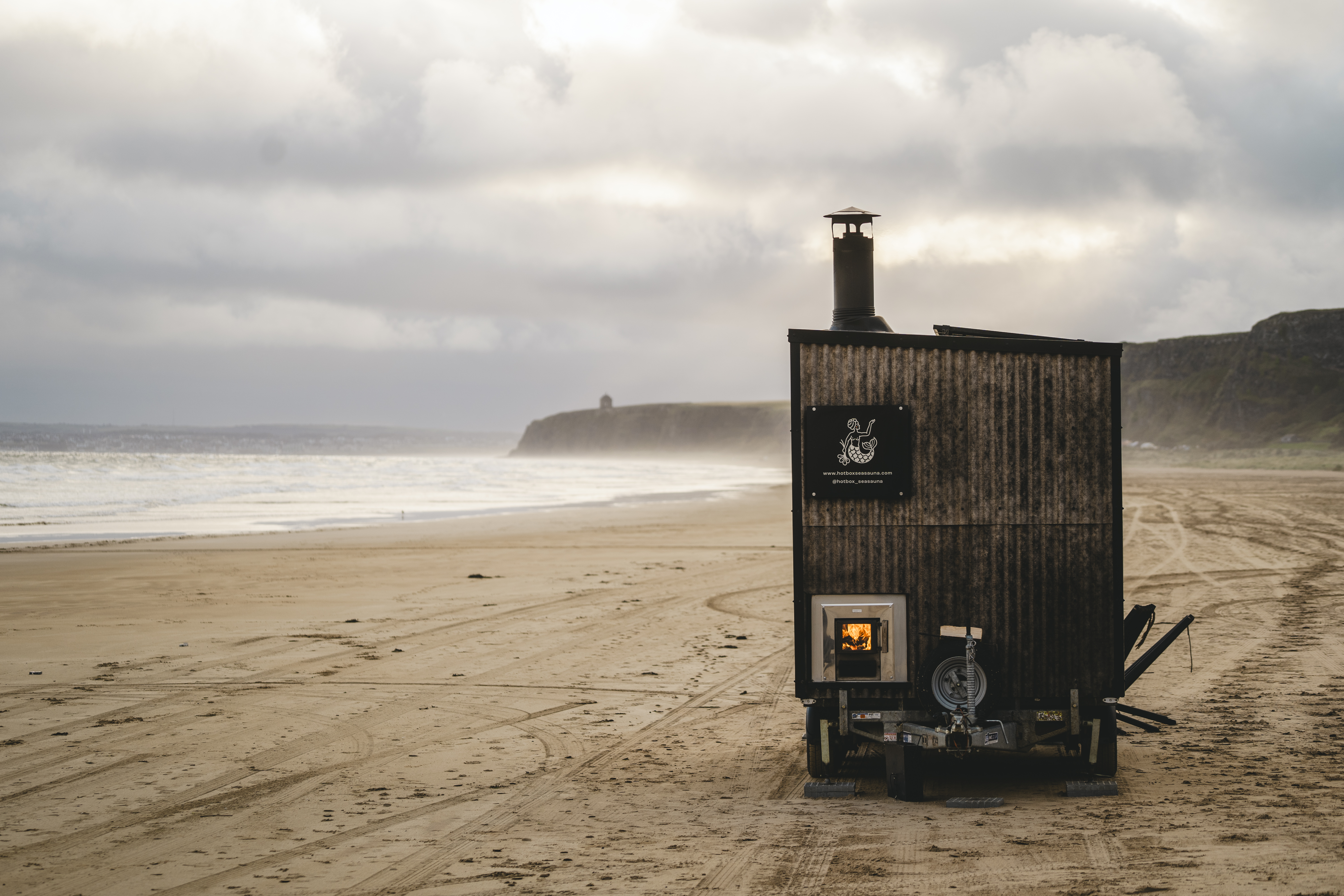 example of wild sauna, cabins for deep heat in the british outdoors