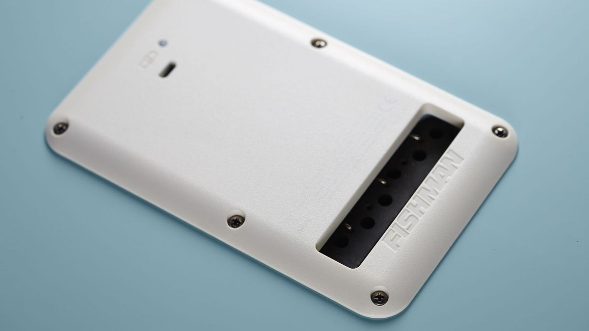 Fluence pickups can be powered by mounted rechargeable battery packs