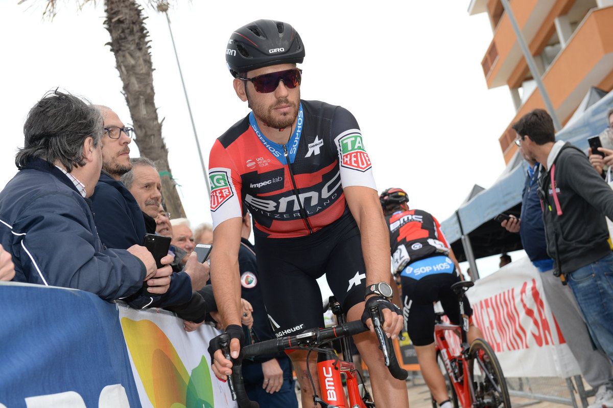 Paddy Bevin (BMC) rolling around pre-stage