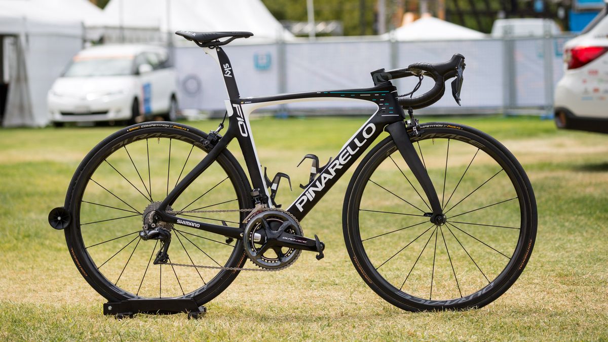 Team Sky's Pinarello Dogma F10 with Shimano Dura-Ace R9150 and Dura-Ace R9100 wheels