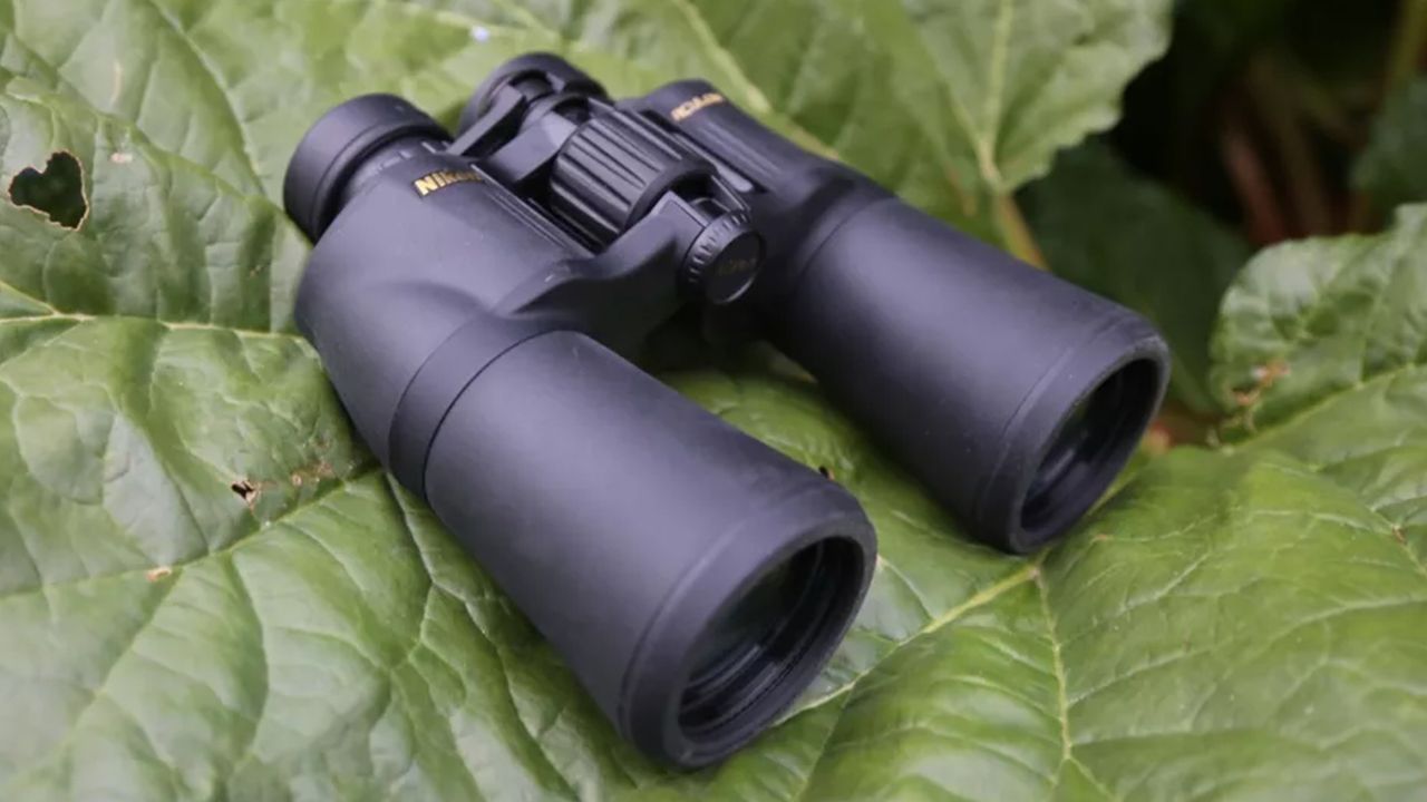 Review photo of the Nikon 10x50 Aculon A211