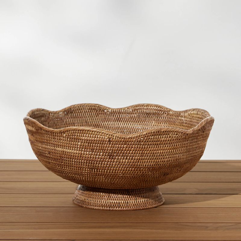 rattan fruit bowl with scalloped edge