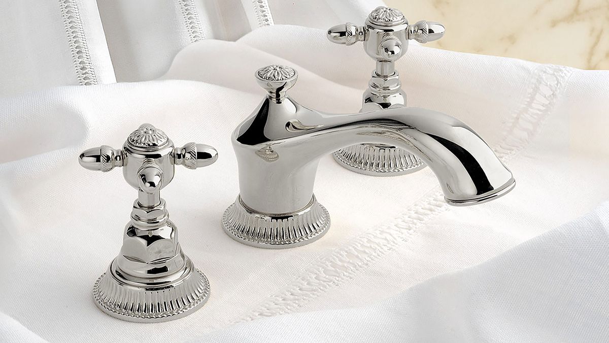 Top 10 tips to cut costs on a bathroom makeover | Homebuilding