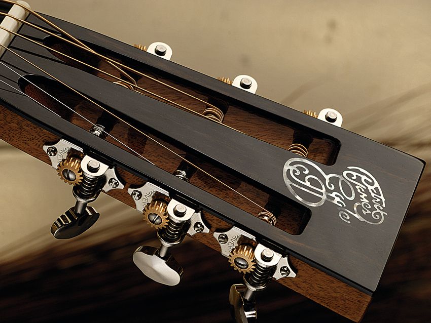 The slotted headstock is capped with quality rosewood.