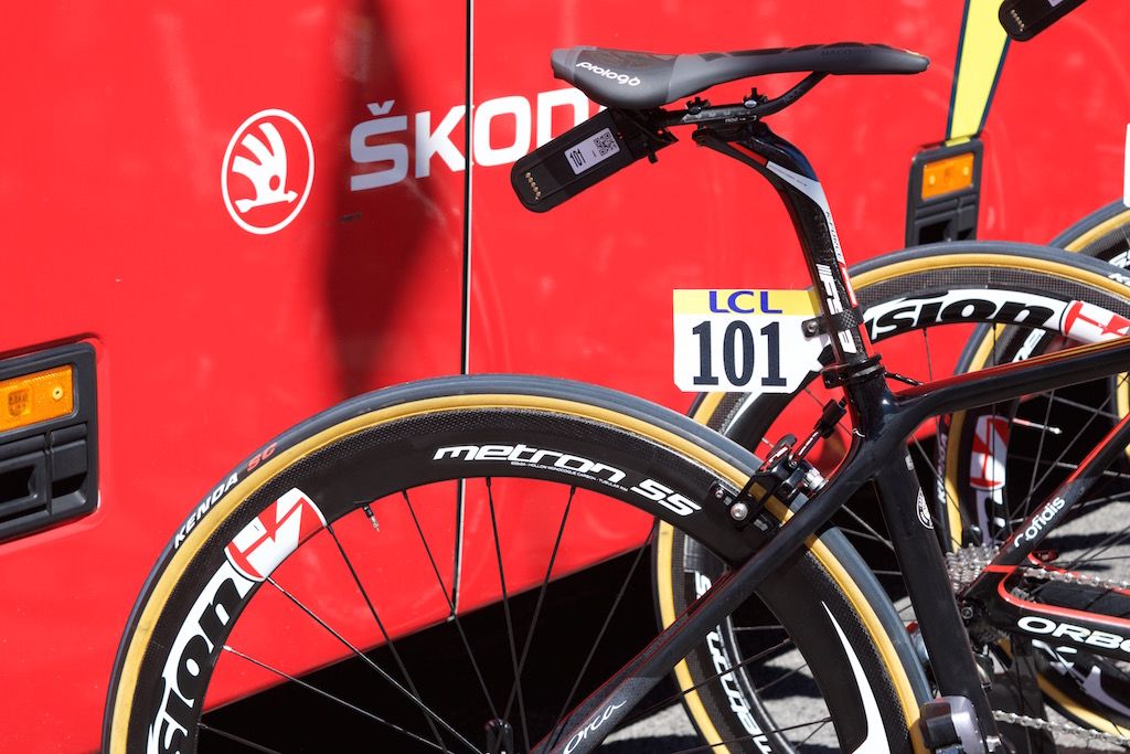 Vision wheels, FSA brakes, an unconventional number number attached to the FSA setapost, a Prologo saddle and a Dimension Data tracker...