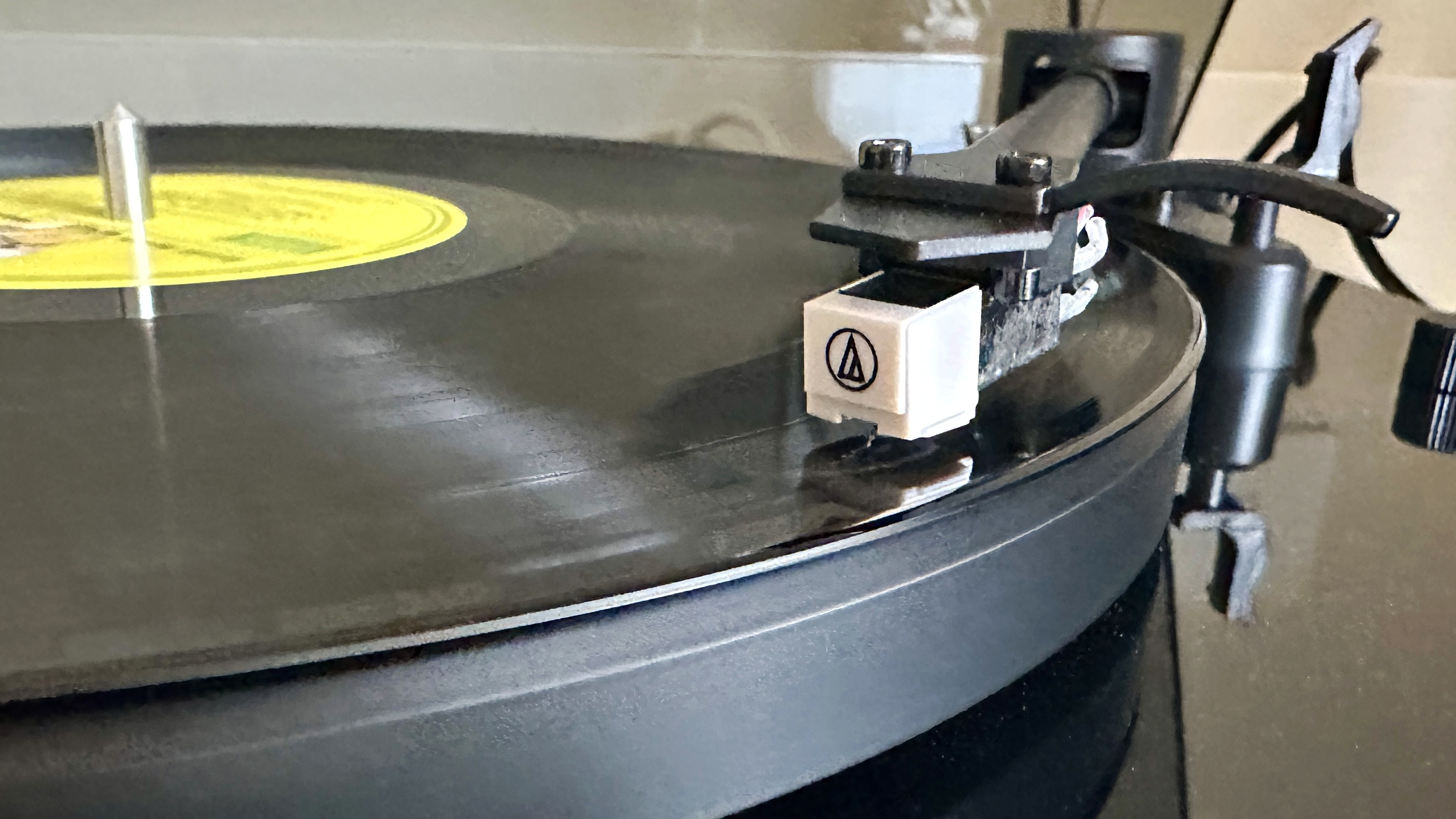 Philips Fidelio FT3 speakers with FT1 turntable-meets-CD-player review