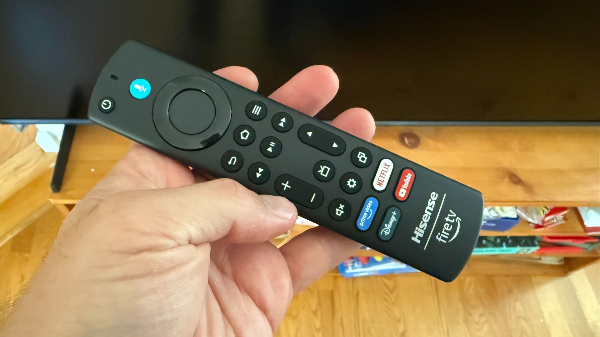 The Hisense U6SF Pro remote doesn't break any molds