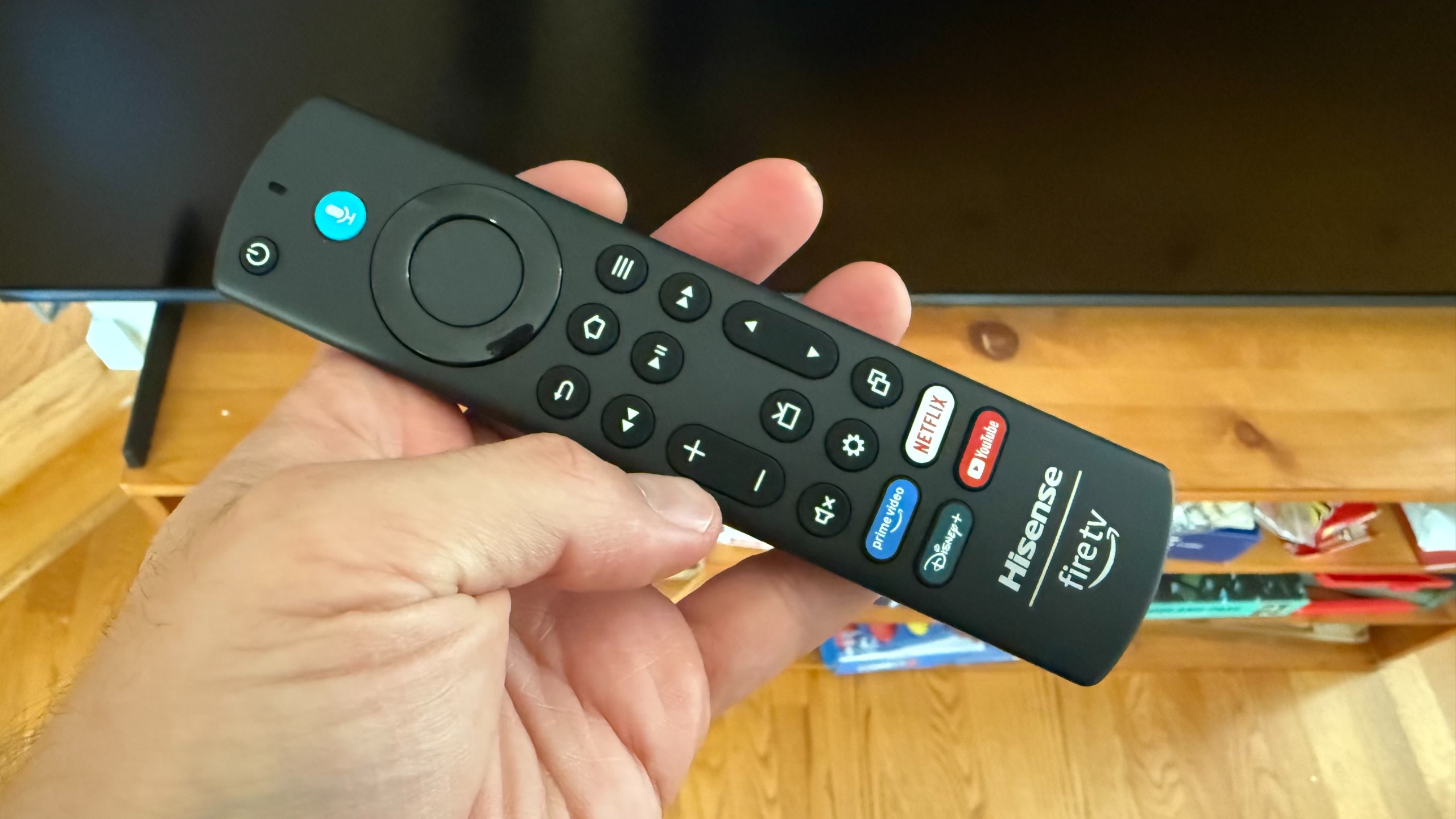 The Hisense U6SF Pro remote doesn't break any molds