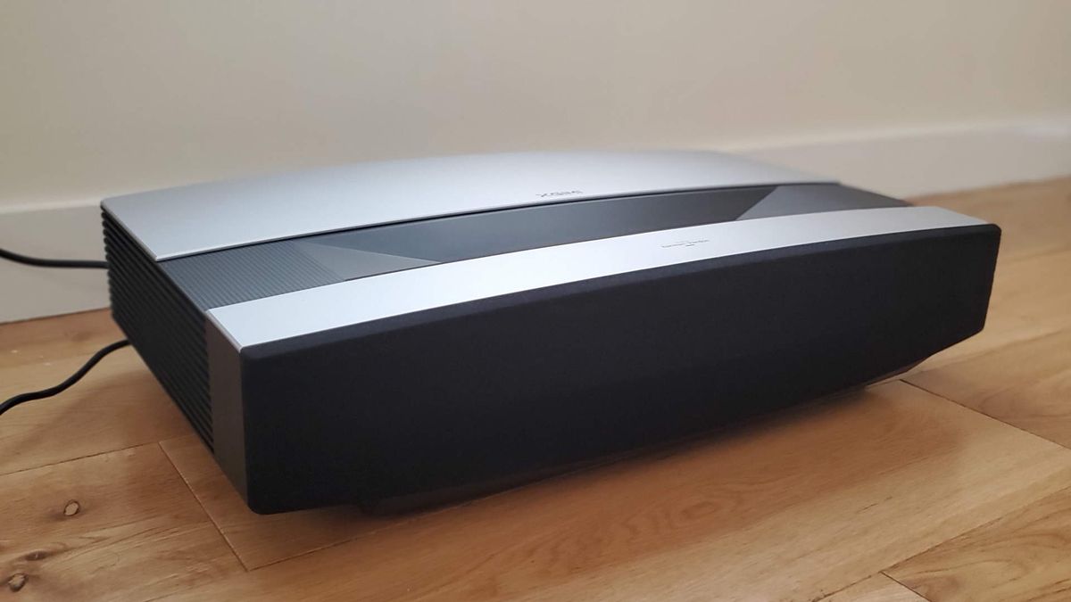 XGIMI Aura UST projector
