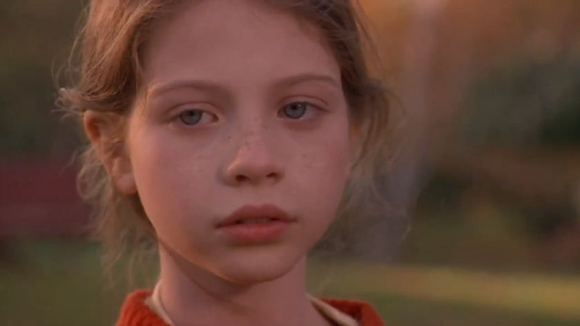 Michelle Trachtenberg looking sad in Harriet the Spy. 