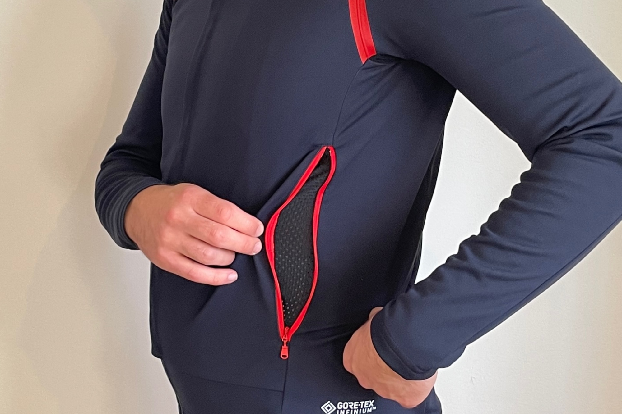 Vents on the Castelli Perfetto ROS long sleeve jacket.