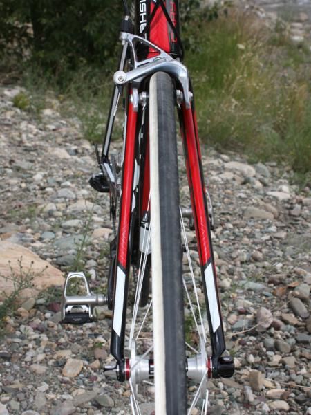 The 'Fisher Control Column' concept uses very widely spaced fork blades for additional steering precision.