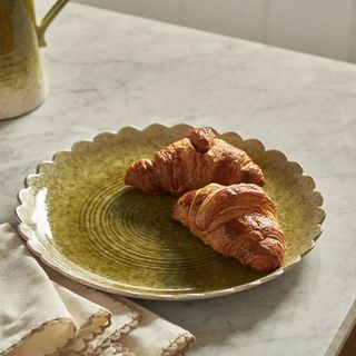 Ruffle Round Reactive Glaze Stoneware Platter