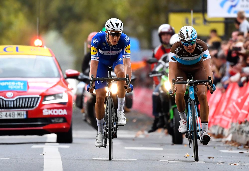 Niki Terpstra beats Benoit Cosnefroy for second on Paris-Tours