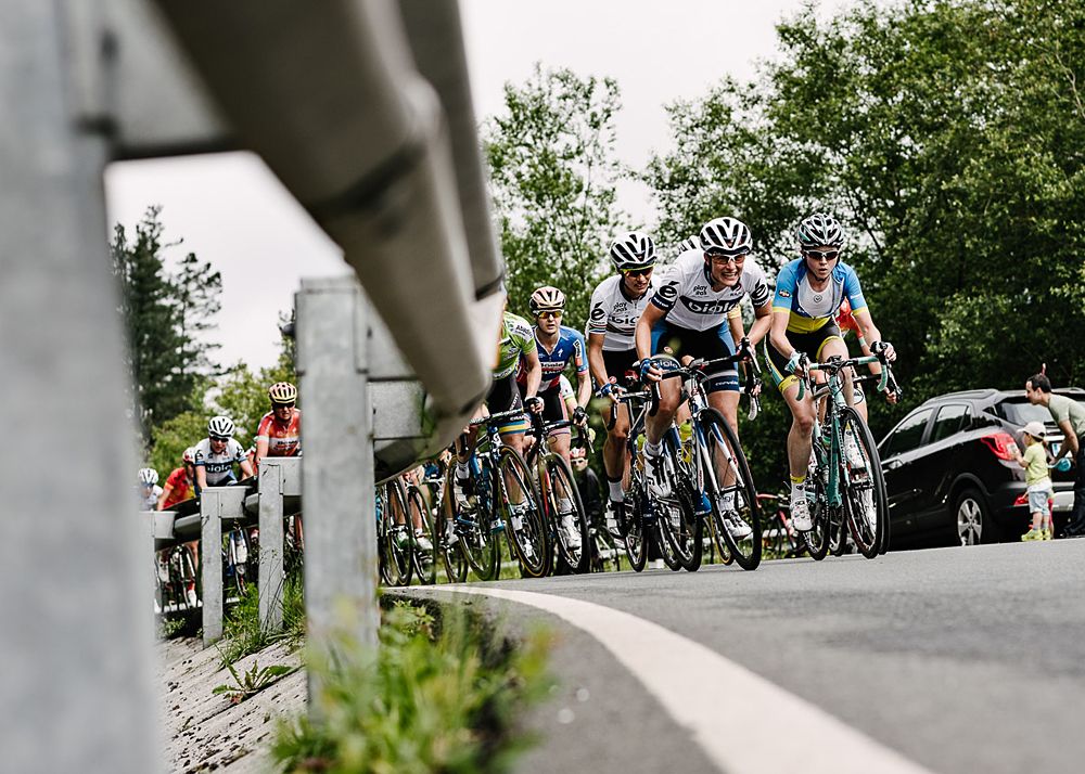 Doris Schweizer, Tetyana Riabchenko and Ashleigh Moolman (Bigla) leads the field over the climb