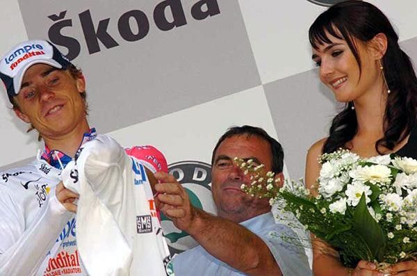 Damiano Cunego (Lampre) is awarded the best young rider jersey