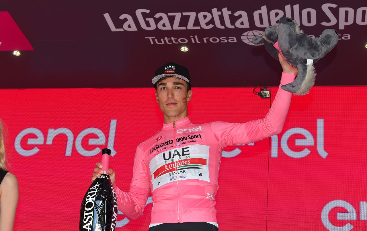 Valerio Conti (UAE Team Emirates) in the maglia rosa