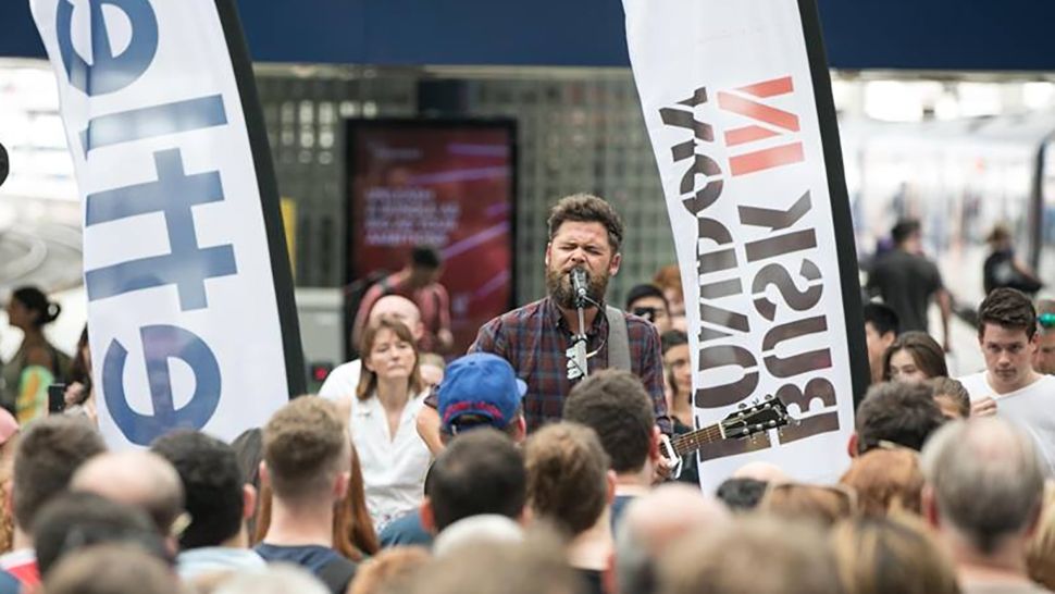 London buskers are the first to accept contactless card payments