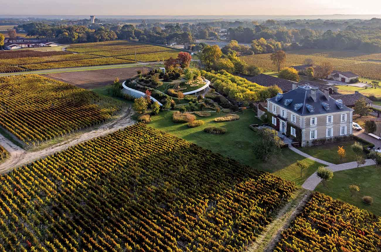Ch&acirc;teau Haut-Bailly and the domed roof garden of its new underground chai