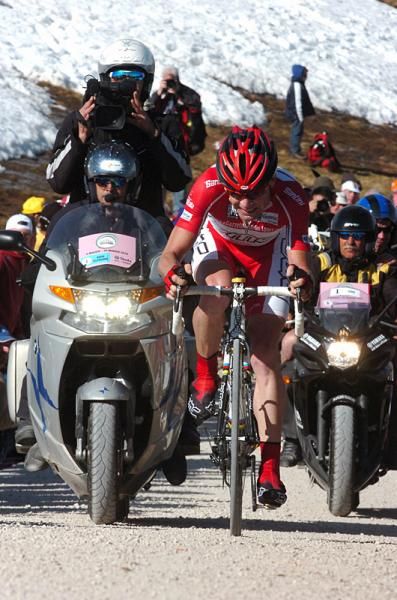 Points classification leader Cadel Evans (BMC) put time into all his GC rivals with a 2nd place finish.