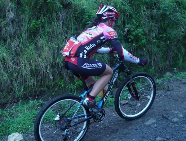 Women's leader Angela Parra on the climb.