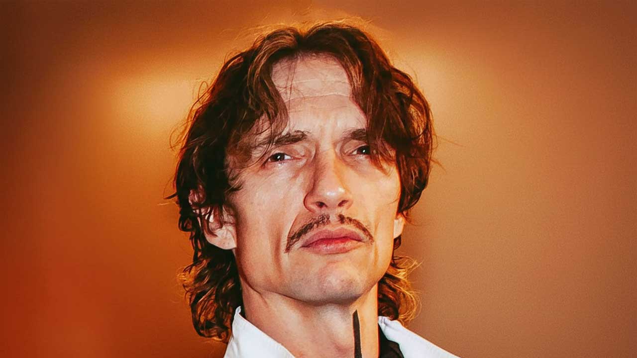 Justin Hawkins headshot