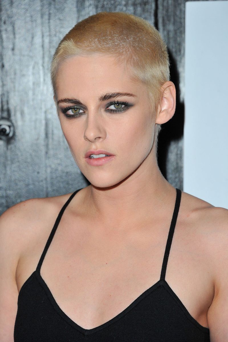 Hair, Face, Hairstyle, Blond, Eyebrow, Beauty, Lip, Model, Chin, Skin,