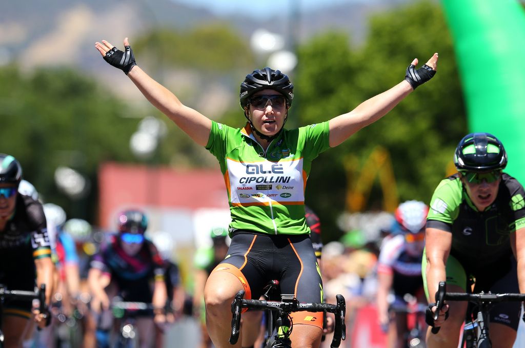 Chloe Hosking (Ale Cipollini) celebrating her first win of 2017