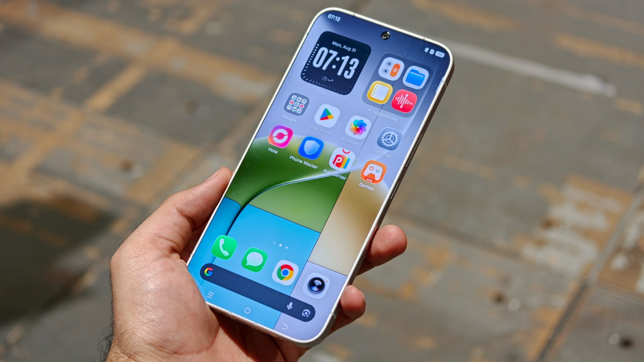 Hands-on with the Tecno bezel-free smartphone at IFA 2026