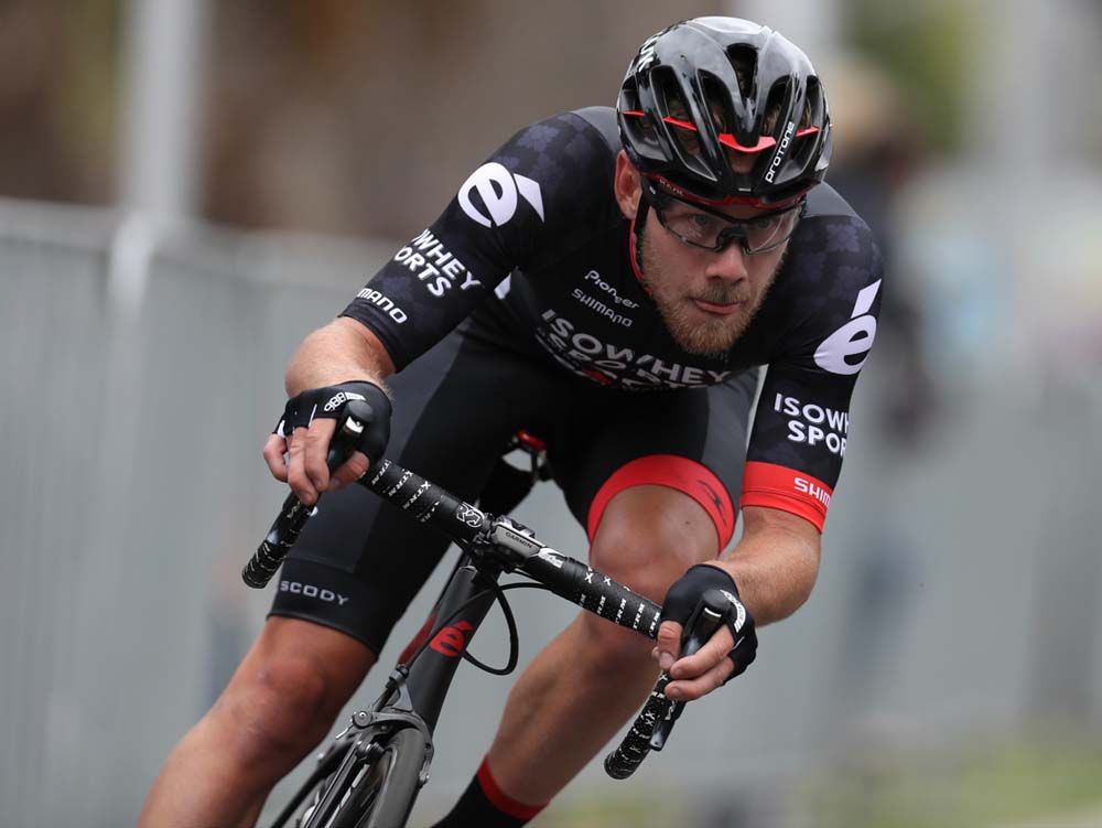 Cameron Bayly (IsoWhy Sports Swiss Wellness) made a strong attack