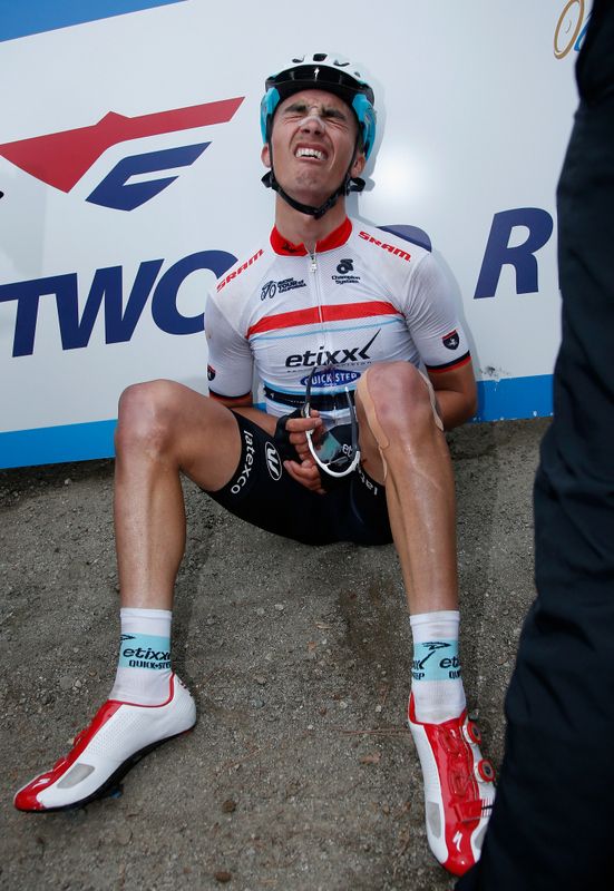 The effort of the stage win shows for Julian Alaphilippe (Etixx-Quickstep)