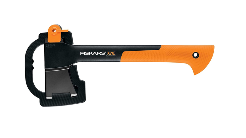 Fiskars 378501-1002 X7 hatchet