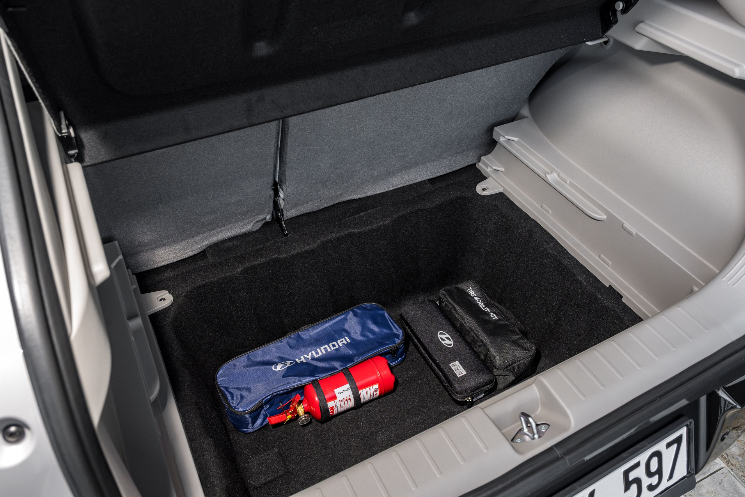 Hyundai Ionic 3 additional storage