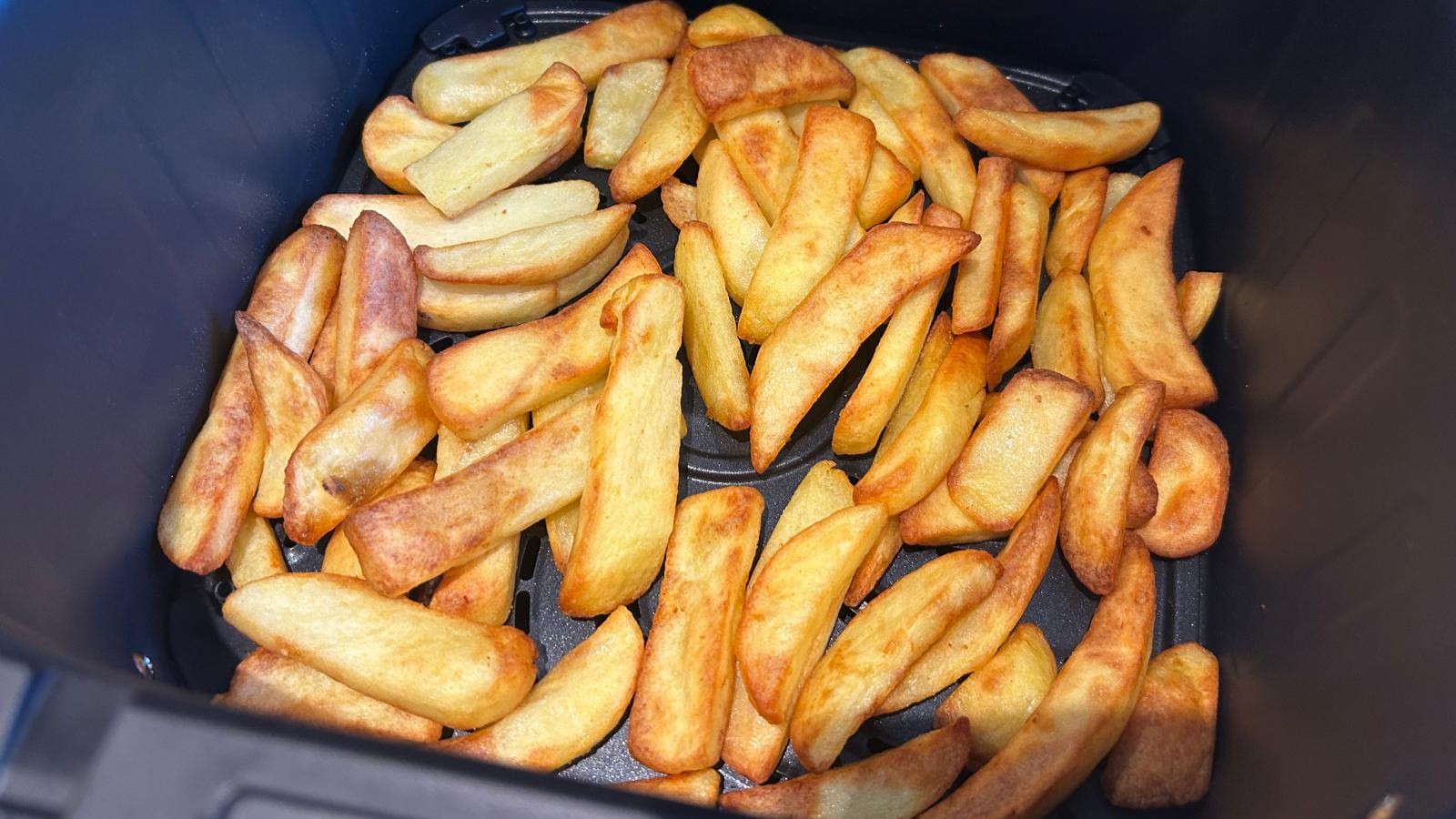 Frozen fries cooked using Bosch Series 6 Air Fryer
