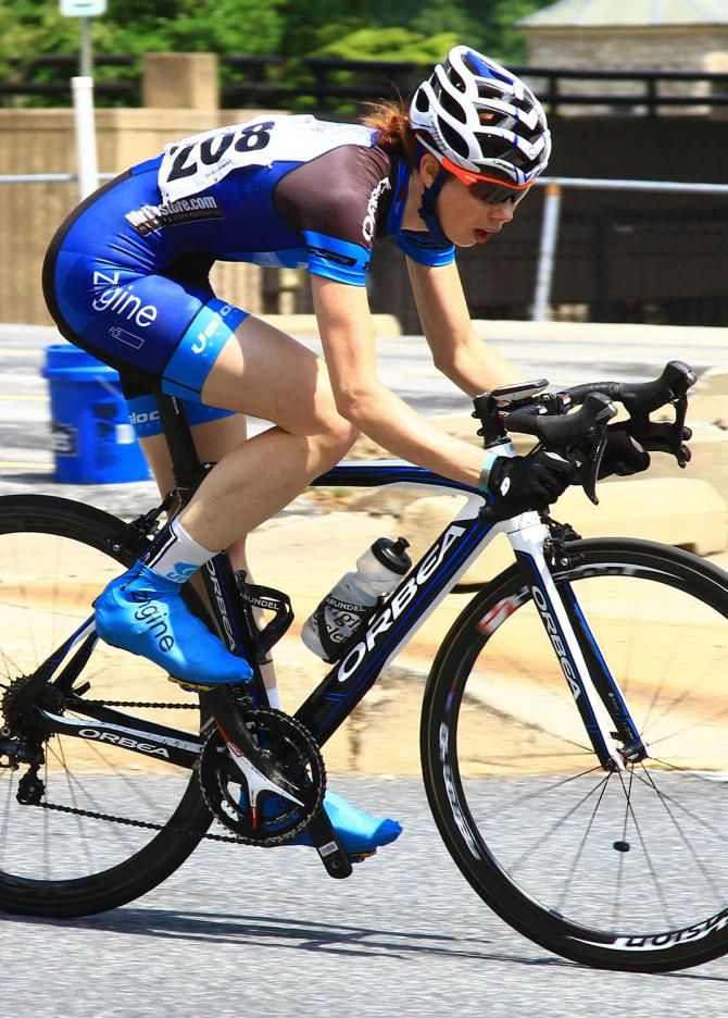1. Amy Cutler (Fcs/zngine p/b Mr Restore) takes a shot with a flyer- only to later suffer the bad luck of a flat