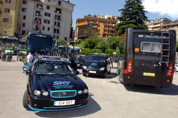 It was a sunny start for the Giro peloton on stage ten
